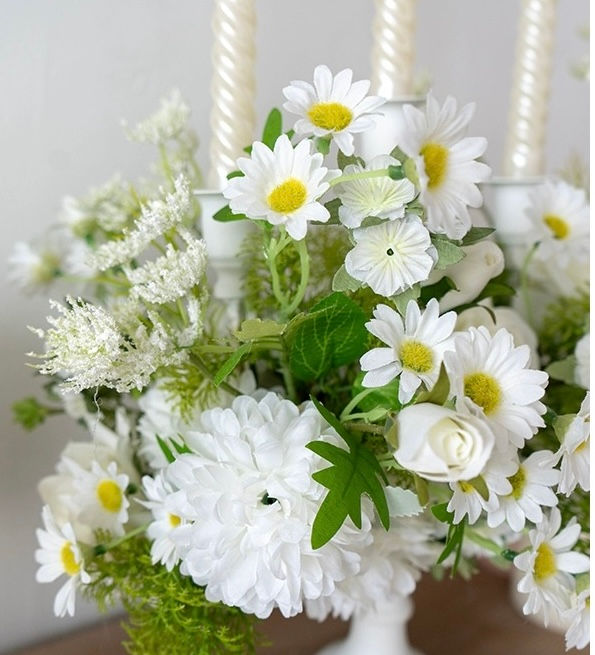 Thumbnail: Rental mirror frame flower