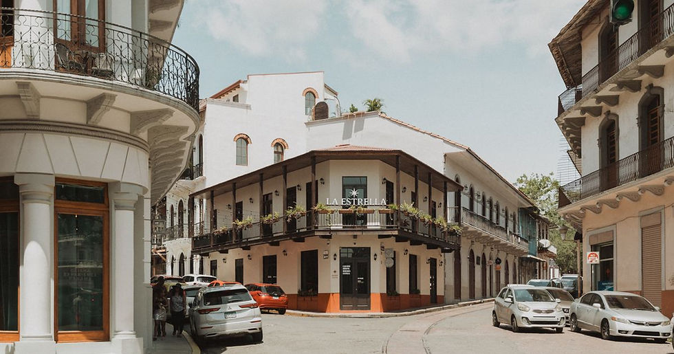 Fachada de La Estrella – Barra Local en Casco Antiguo, Ciudad de Panamá