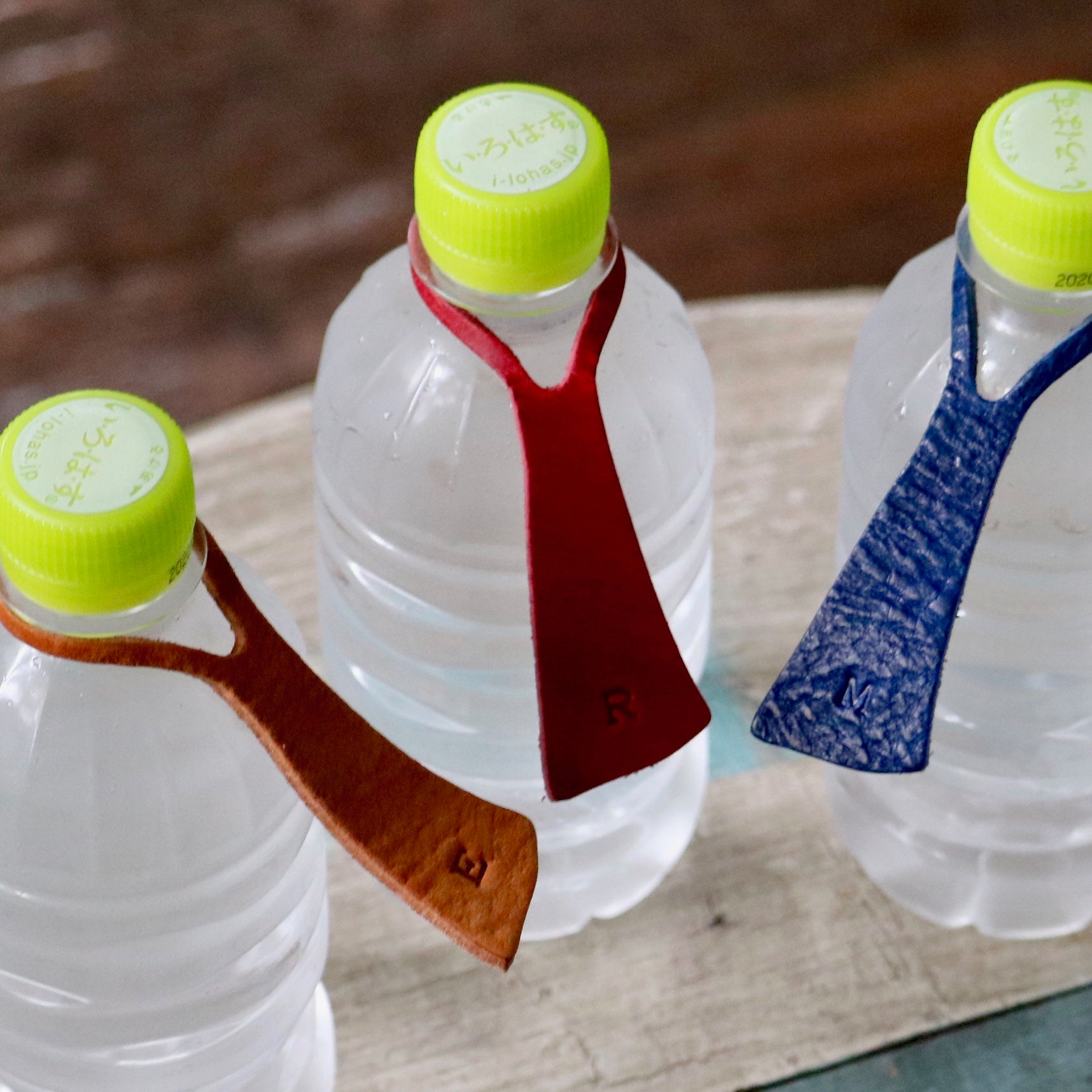 ネクタイ風ペットボトルタグ<5個セット（5色)>