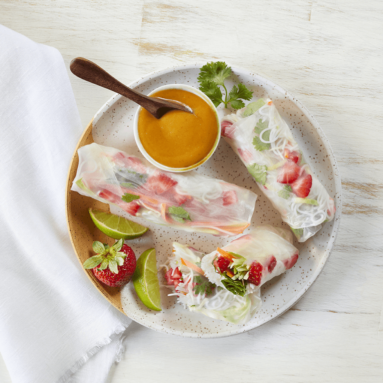 spring rolls with sttawberries
