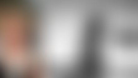 Expats Trapped in UAE by Travel Bans as Others Flee Region Leaving Pets Behind