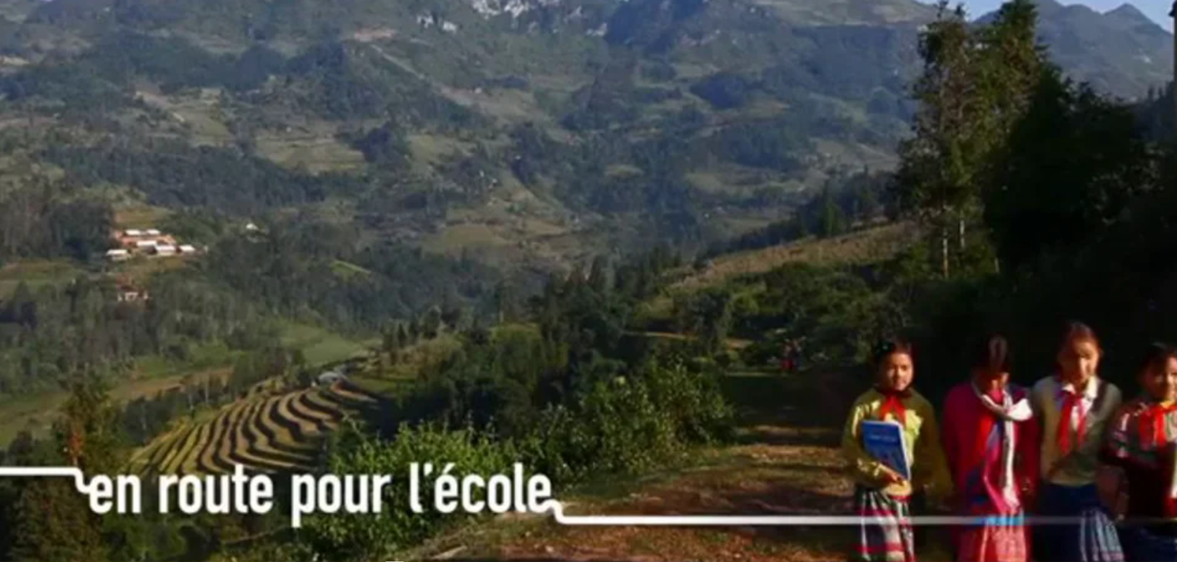 EN ROUTE POUR L'ECOLE