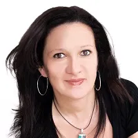 Manuela-small.webp