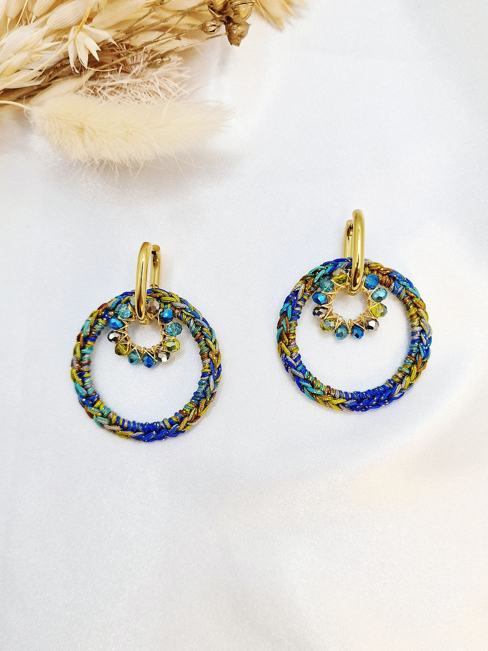 Paire de boucles d'oreilles Azura bleues et dorées