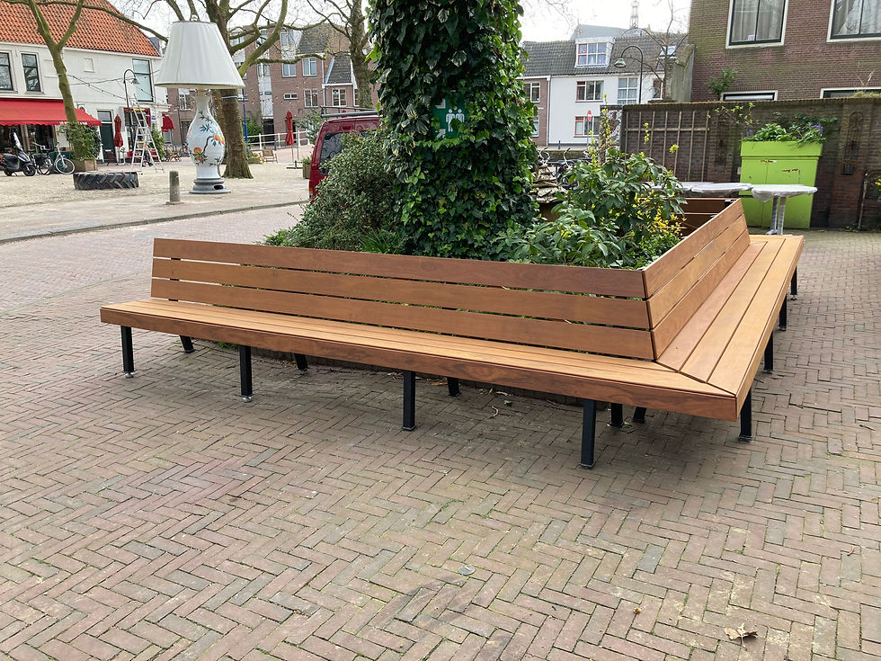 Buitenbank restaurant Gaia