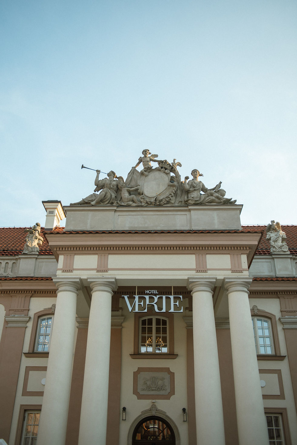 Pałac >>>