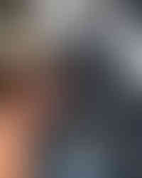 .5 zoom photo of a girl driving wearing a cowboy hat
