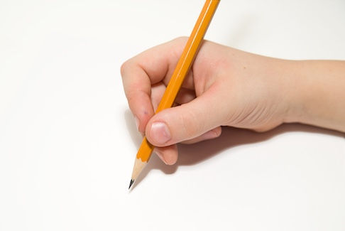 1 2 3 Soleil Ce Qu Il Faut Savoir Pour Bien Tenir Son Crayon