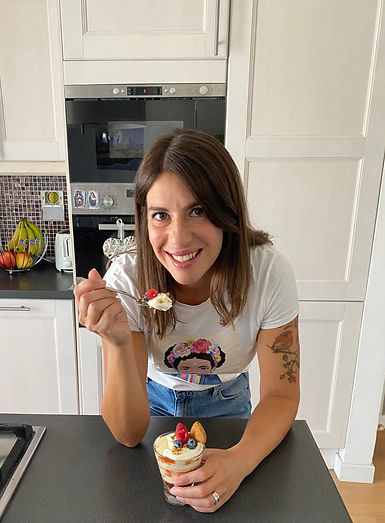 ragazza che segue dieta chetogenica