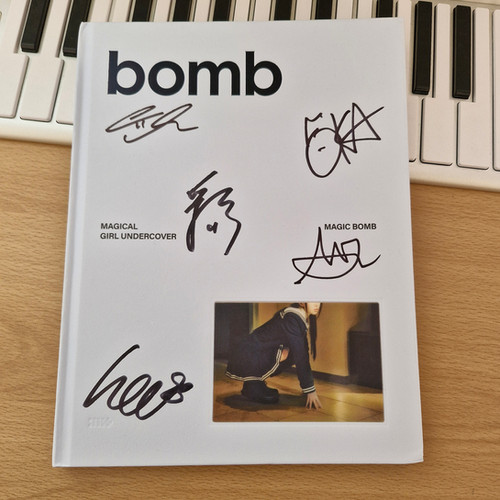 ILLIT Bomb All Members Signed Promo Album (Not For Sale