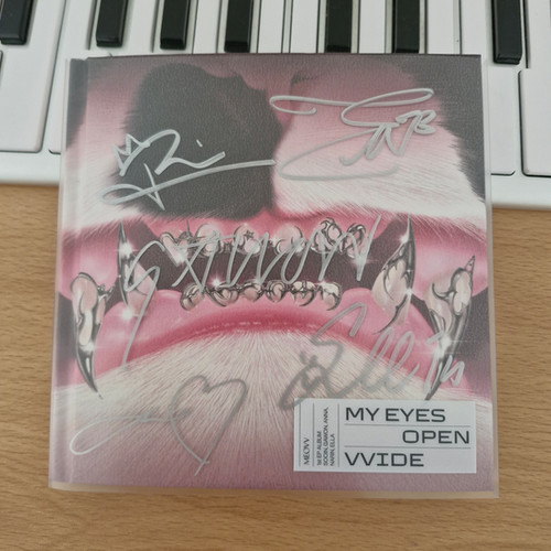 MEOVV 1st EP Signed K-Pop Album – Official Mwave Exclusive