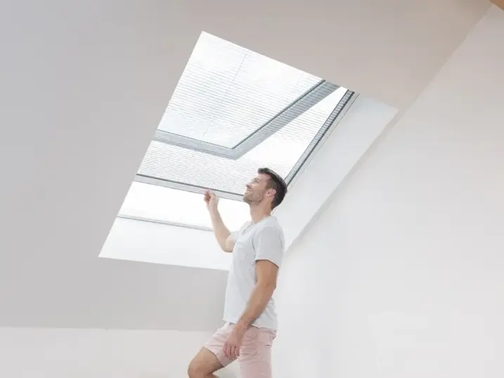 Insektenschutz für Dachfenster als Plissee Eifel Bitburg Prüm Wittlich Luxemburg Mosel