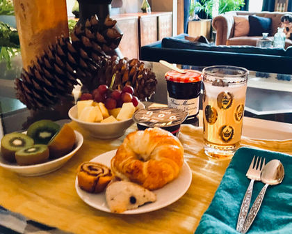 Ein kontinentales Frühstück ist gegen Aufpreis erhältlich.