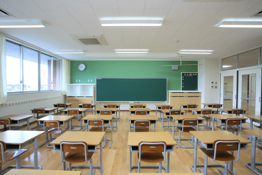 右田小学校　内観2