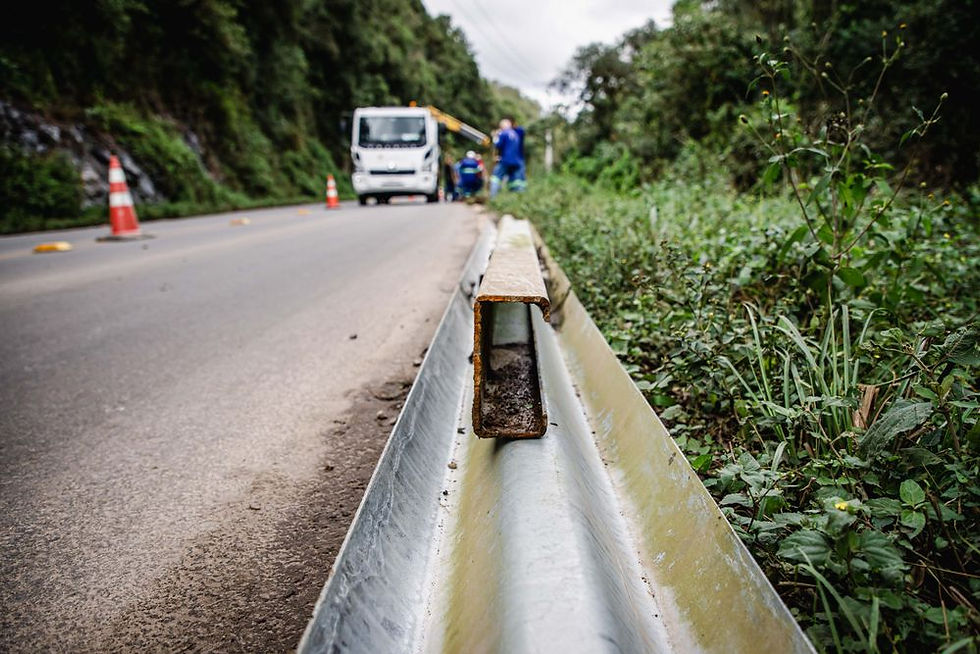 Guard-rails são furtados na Estrada Municipal Adolfo Randazzo, perto da Represa da Maestra