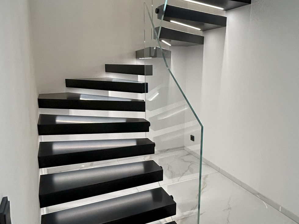 Kragarmtreppen mit LED-Beleuchtung