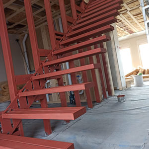 Kragarmtreppe im Holzhaus und Fertighaus - schwebend mit integrierter Stahlkonstruktion