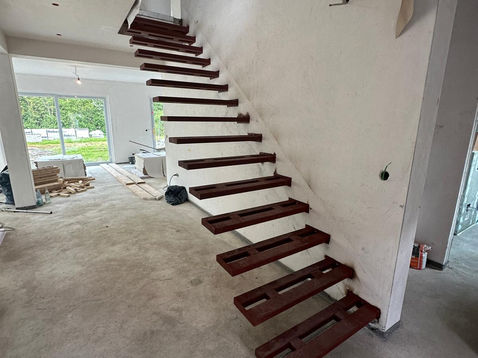 Erfolgreicher Einbau einer Kragarmtreppe der Firma AN Treppenbau GmbH