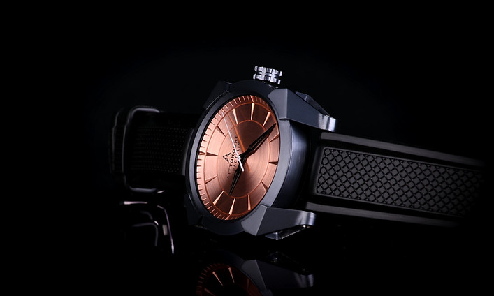 Fractalis with Carbon Black case on solid copper dial.