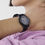 Miniatura: Reloj analógico solar sostenible negro Vibrant Sun