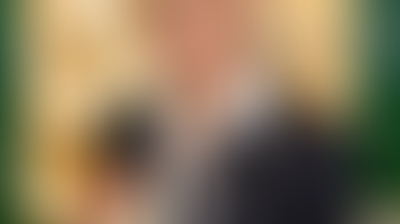 A la rencontre de Mintra, animatrice d'un stand de parfums français