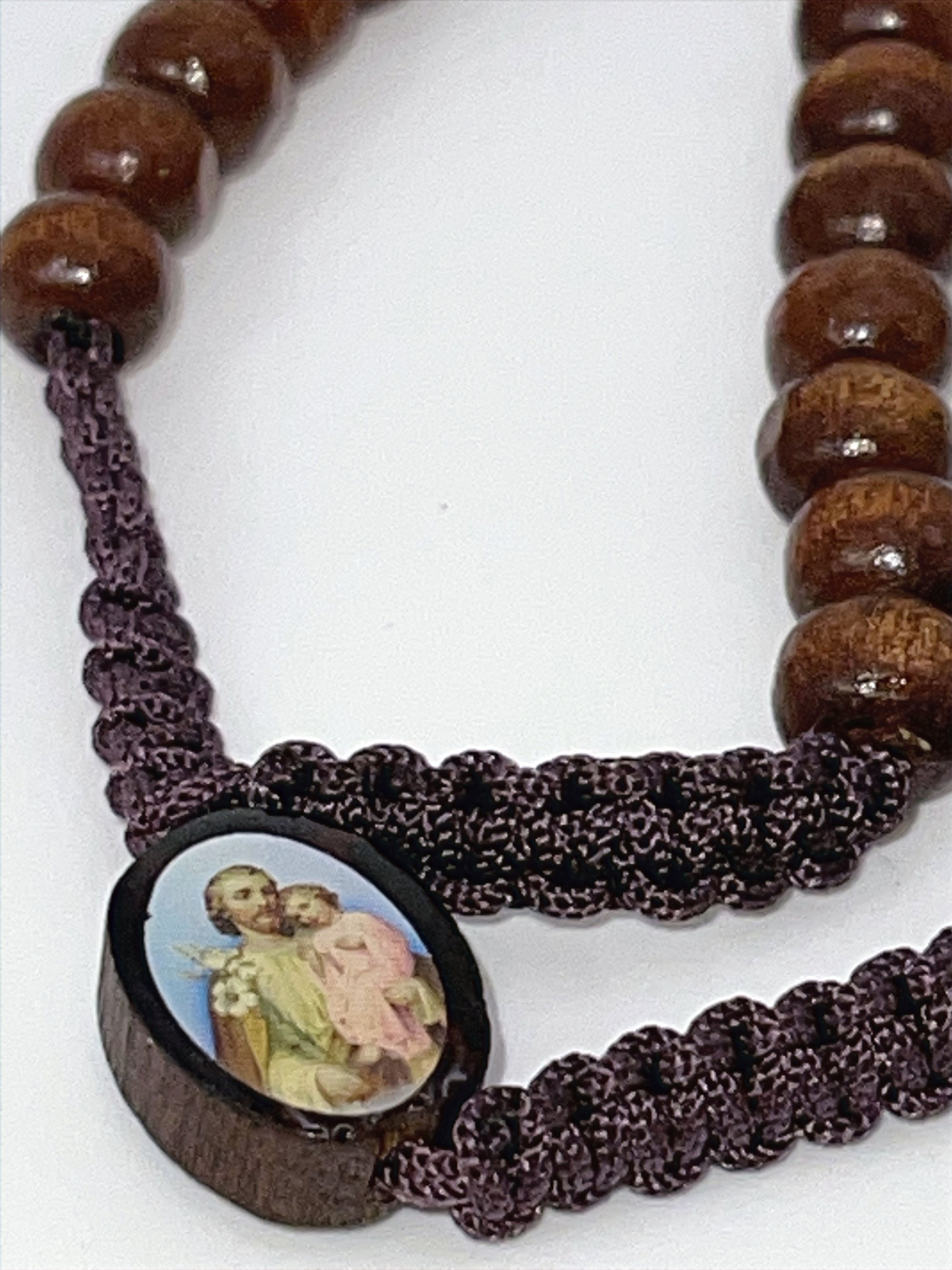 Rosario de madera café del señor San José