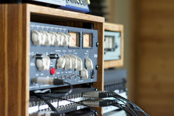 Online Mixing and Mastering Australia Engineering