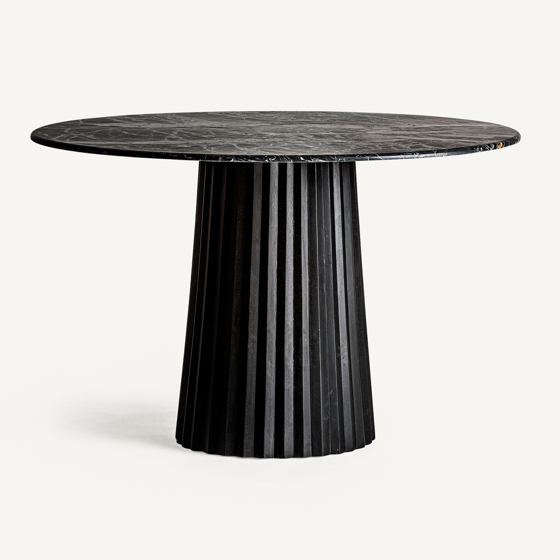 Plissé dining table