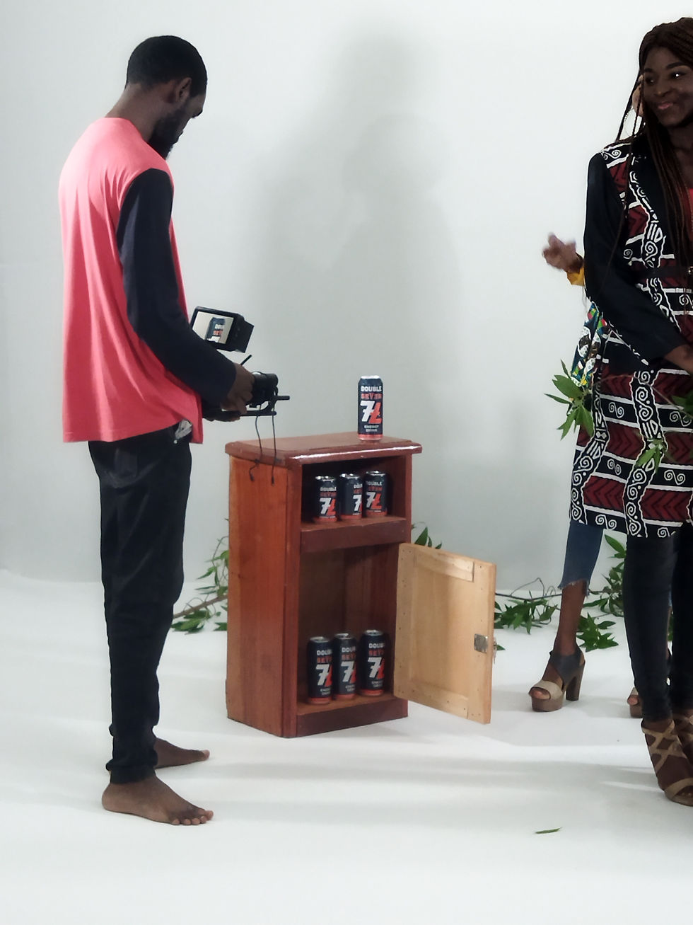 Miniature : Publicité  des produits 100.000f à 1.000.000f