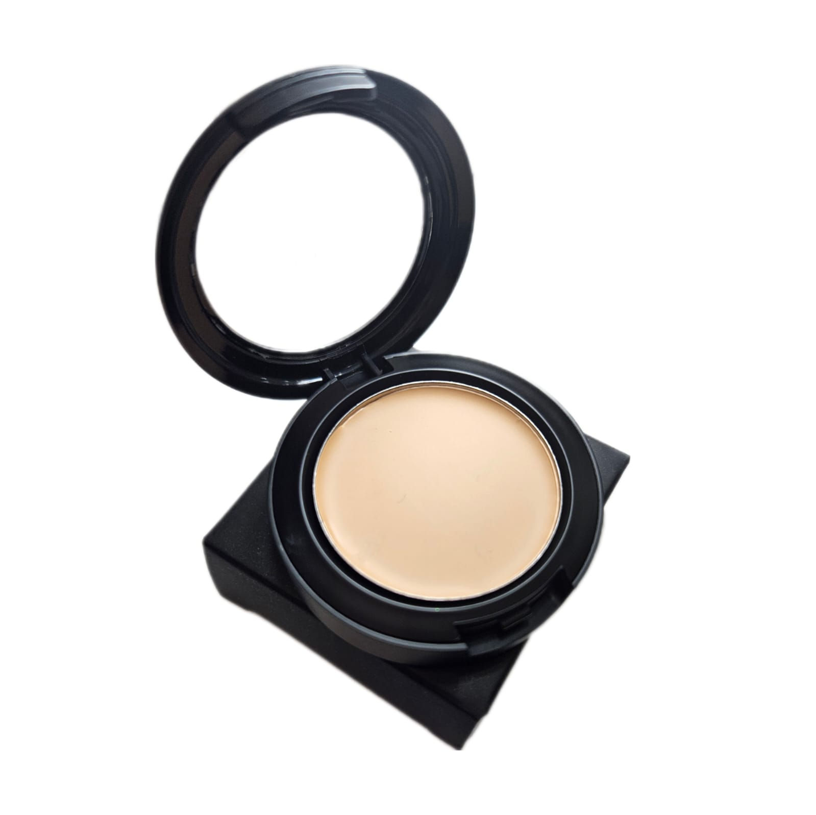 Cream foundation -Straw