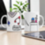 Mug en céramique de couleur blanche avec une illustration représentant une blouse de médecin et un stéthoscope
