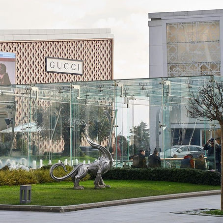 Kazım Karakaya heykelleri İstinyePark İstanbul'da