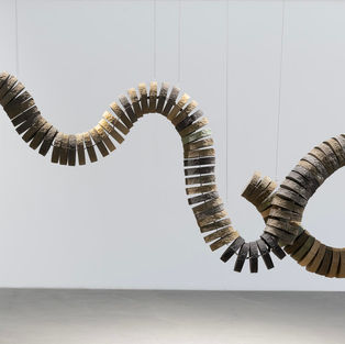 Cesur yaklaşımlarıyla Frieze Sculpture