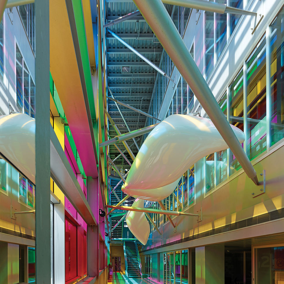 Galeri duvarlarının dışında