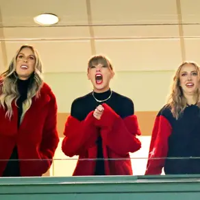 Bigger Upstage? Green Bay Defeats Chiefs or Taylor Swift's Red Coat