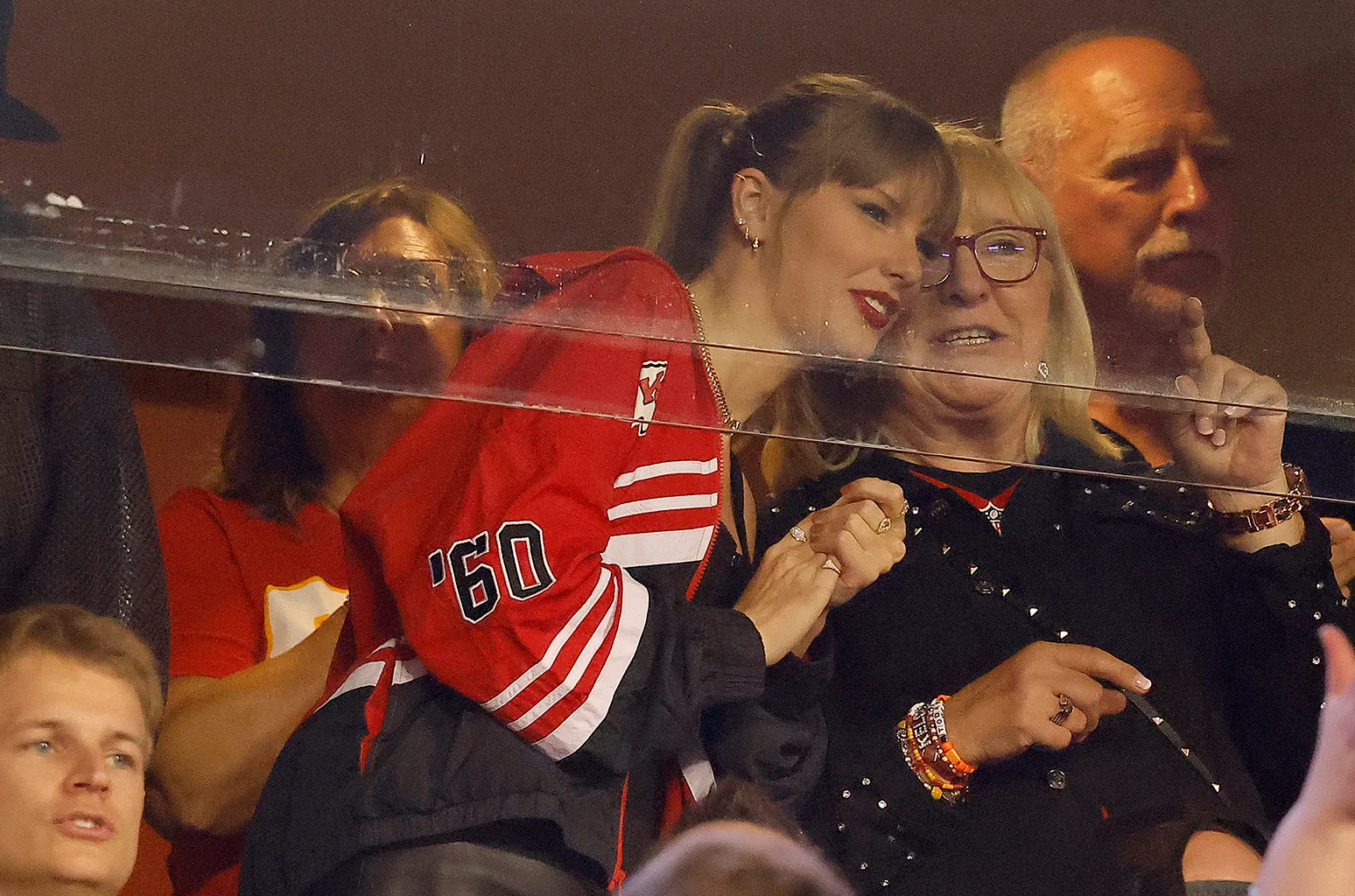 Mama Donna Kelce and Taylor Swift talking