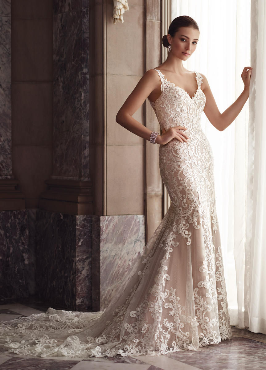Thumbnail: David Tutera 'Amber' Gown