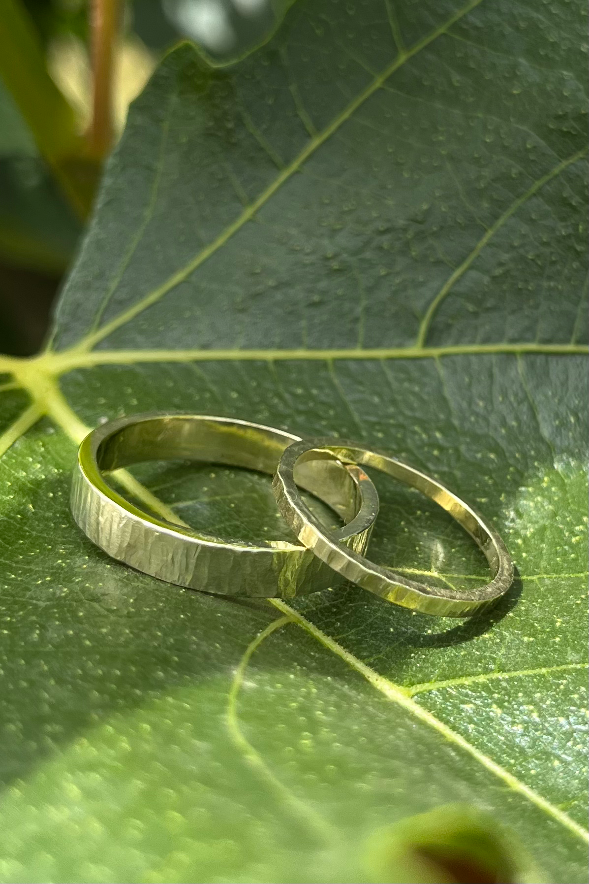 trouwringen met hamerslag                                 vanaf €450,- per ring 