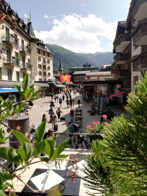 Ausblick auf die Bahnhofstrasse in Zermatt