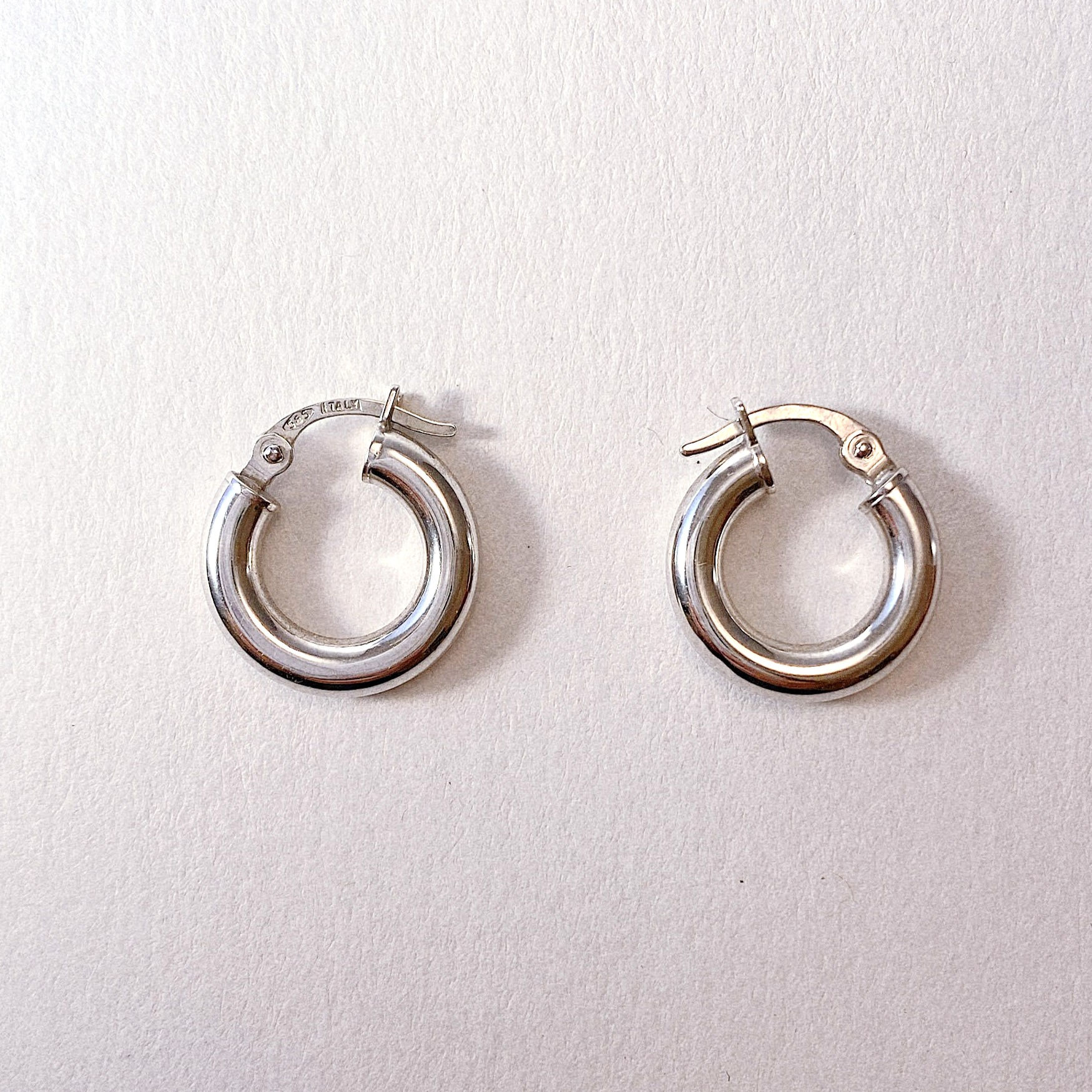 14K White Gold Bold Midi Hoops (18mm)
