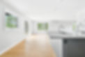 Intérieur d'une maison modèle moderne et épurée lumineuse.