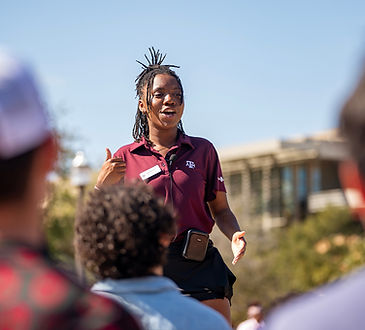 tour-guide-campus.jpg