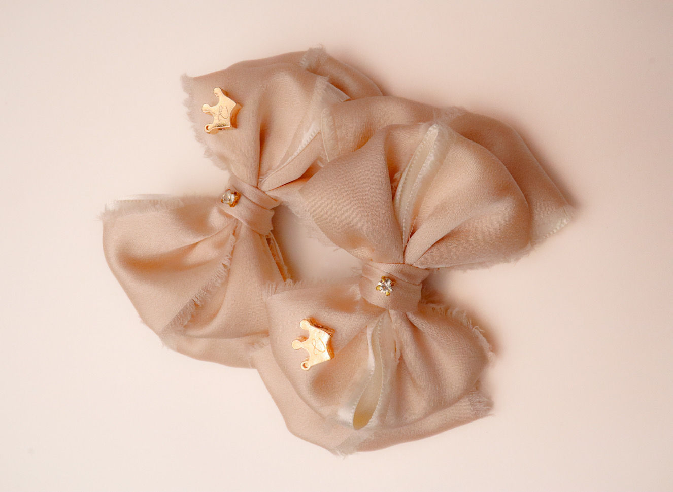 Holiday Bow Pair 🎀