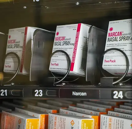 Naloxone-vending-2-scaled-1.webp