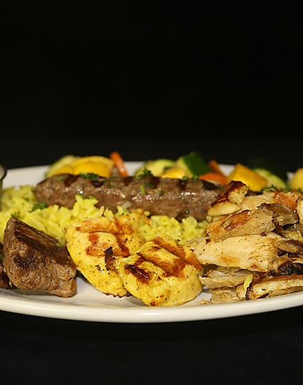 Middel eastern cuisine in Chicago at The Nile in Hyde Park
