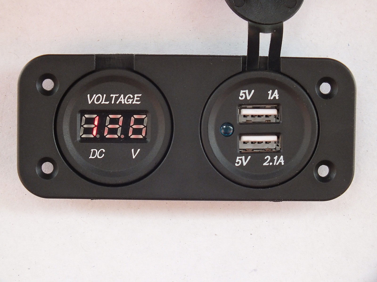 VOLTAGE 8.8 DC V 5V 1A 5V 2.1A VOLTMETER DOUBLE USB SOCKET on black panel