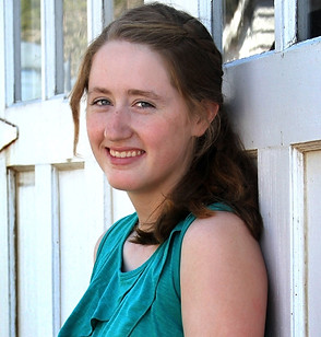 Senior Picture Hannah Arington.jpg