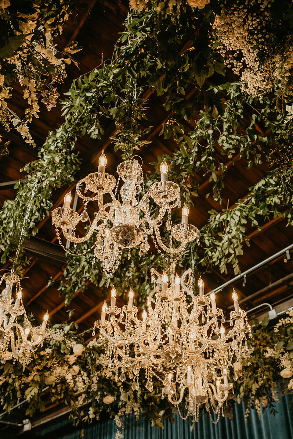 Stunning golden and green wedding decor 