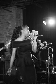 Live singing at Chicago loft wedding.