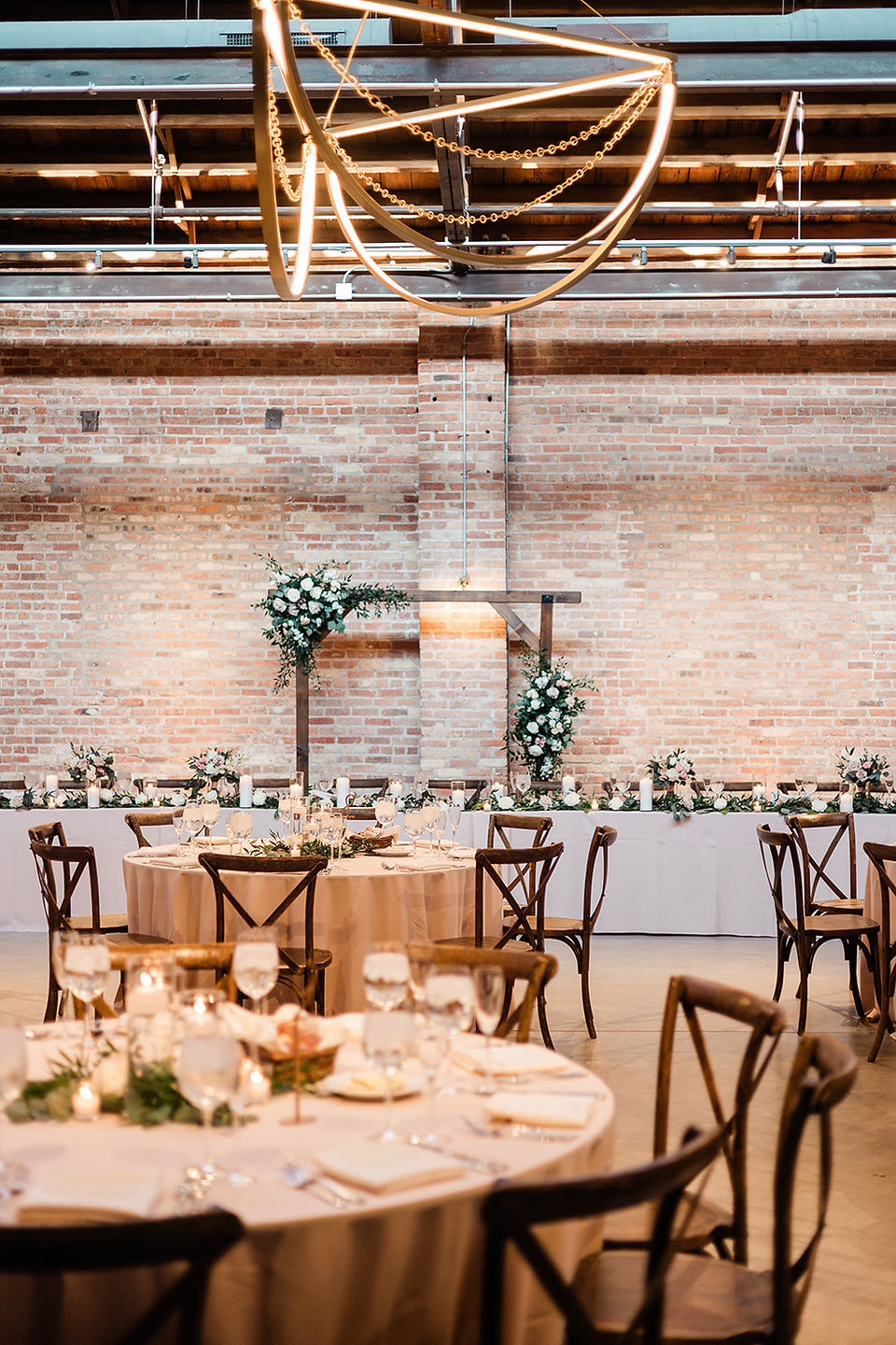 Light and airy ambiance at Chicago industrial venue.